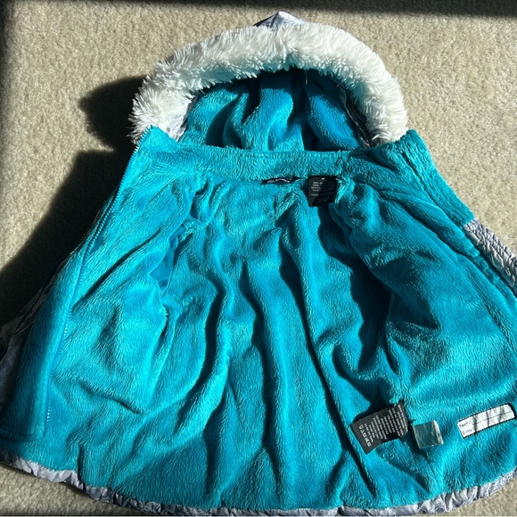 Snozu winter coat 3T 
Come with beanie - Picture 5 of 13